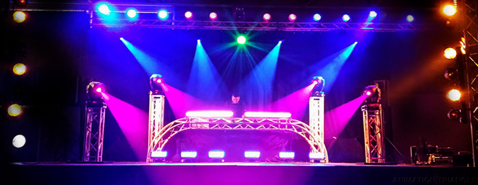 Animation DJ évènement public, bal, fête votive, soirée étudiante, soirée gala entreprise dansante, club, comité des fêtes, association. DJ Triangle